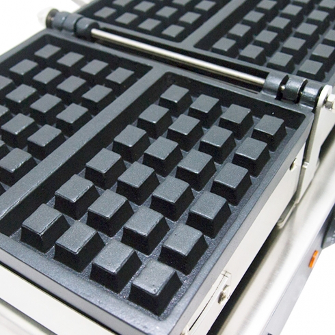 Belgian Waffle Maker NP-537